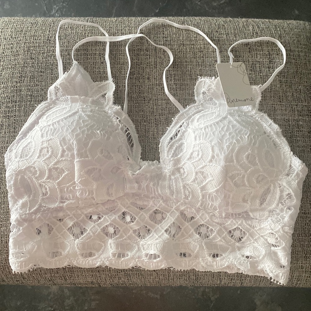 White lace bralette - adjustable spaghetti straps and removable cups